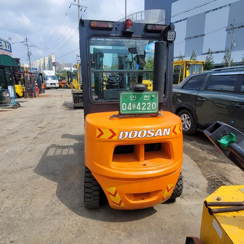 두산 D33S-5(4220) 3.3톤